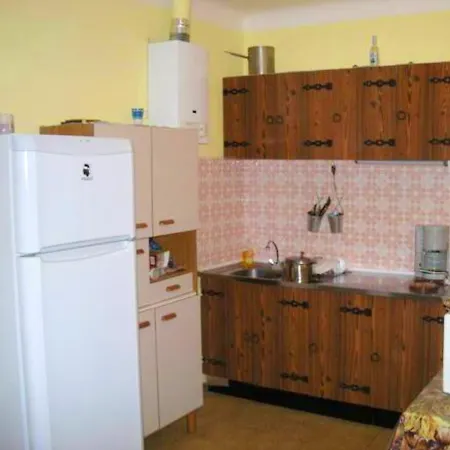 Roi De Rome Apartment